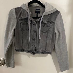 Cropped sweat sleeve/hood - grey denim cropped button up jacket